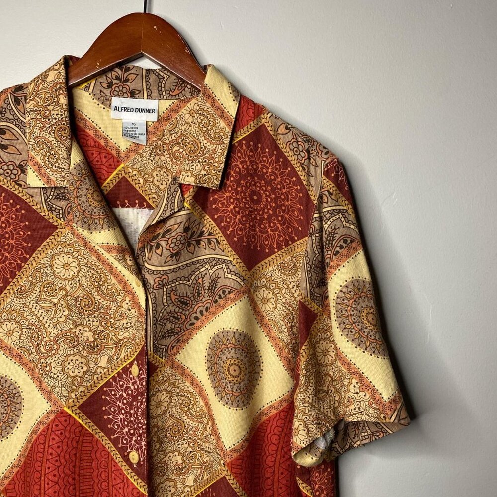90’s vintage cream and red button up size 16